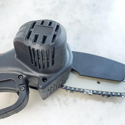 Factory Wholesale 6 Inch Mini Cordless Chainsaw 2000mAh Battery Powered